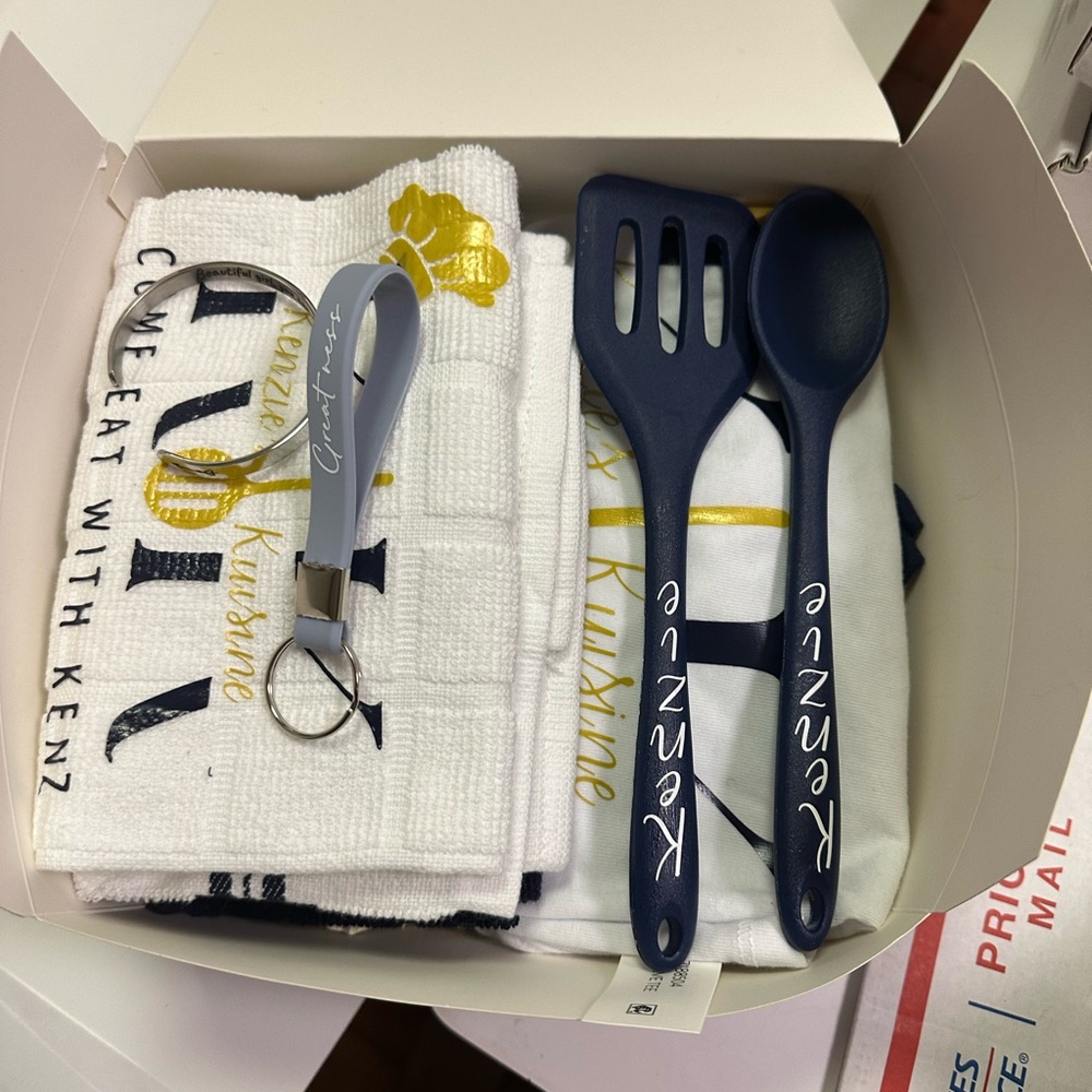 Custom Kitchen Gift Box Set - Picture 2 of 2